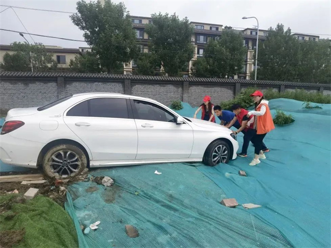 冲锋！检察人奋战在防汛救灾一线