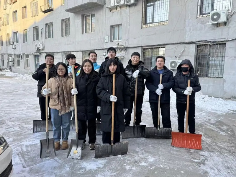 【开原检察】冬寒情暖检民情 干警除雪保畅通——开原市人民检察院组织开展扫雪除冰行动